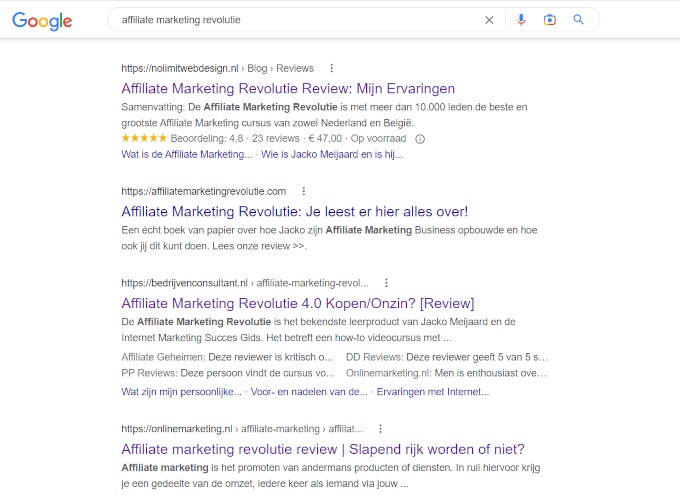 Zoekresultatenpagina voor zoekopdracht 'affiliate marketing revolutie', met daarin vrijwel alleen maar reviewpagina's voor deze online cursus